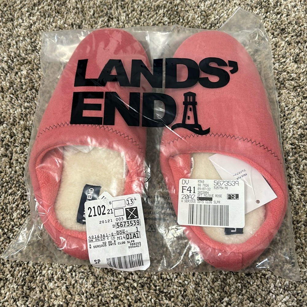 Lands End Women’s Slippers size 6